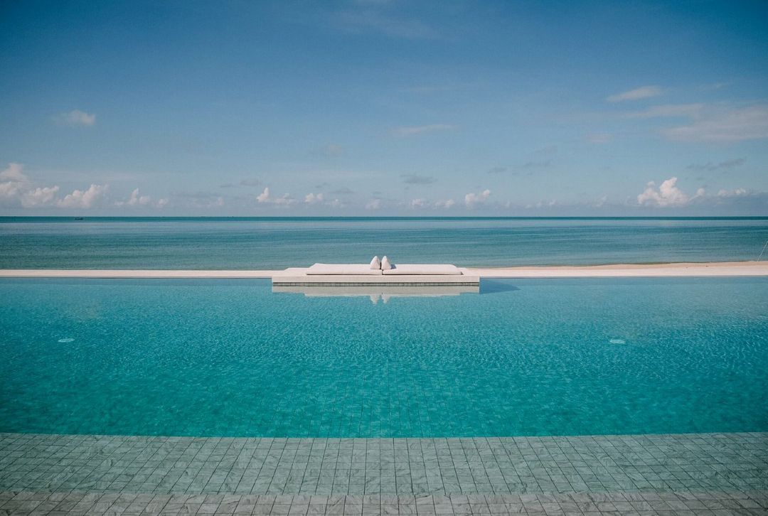Khám phá hồ bơi vô cực với tầm nhìn ra biển tuyệt đẹp tại Azerai Kê Gà Resort