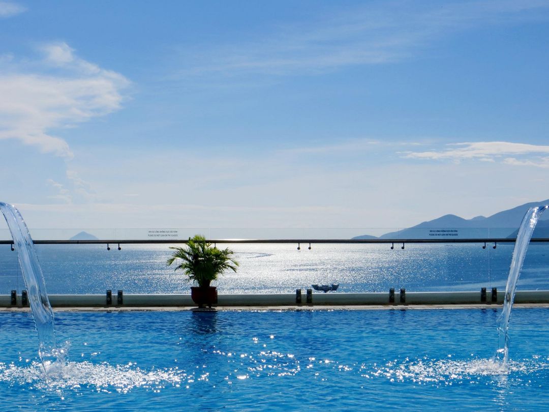 Hồ bơi Havana Nha Trang sạch sẽ, view biển, phù hợp thư giãn cả ngày