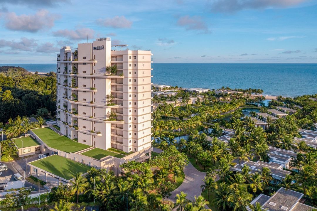 Melia Hồ Tràm nằm tại Phước Thuận, Xuyên Mộc, cách TP.HCM khoảng 2,5 giờ chạy xe