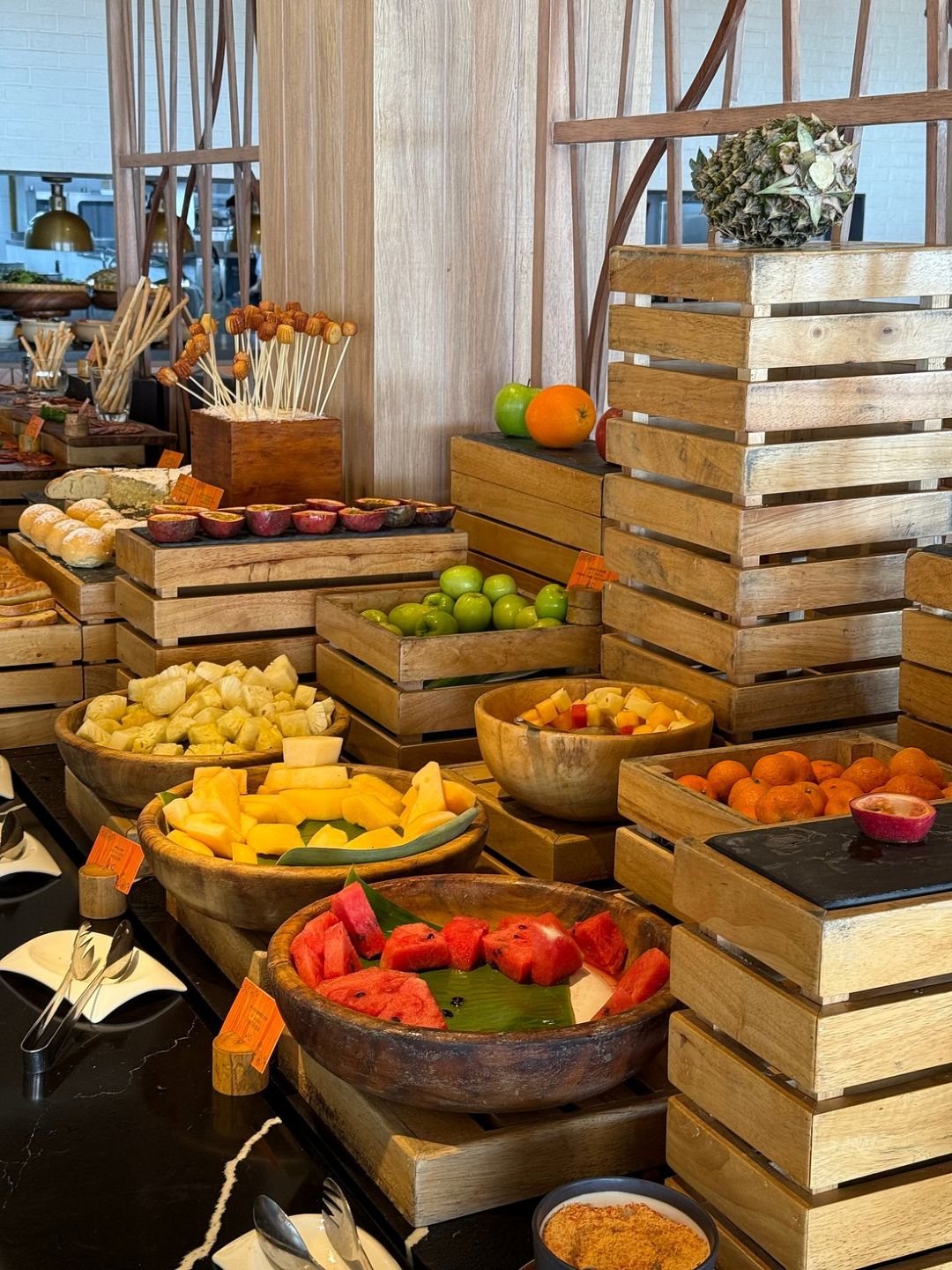 Trải nghiệm dịch vụ buffet tại nhà hàng của Melia Hồ Tràm