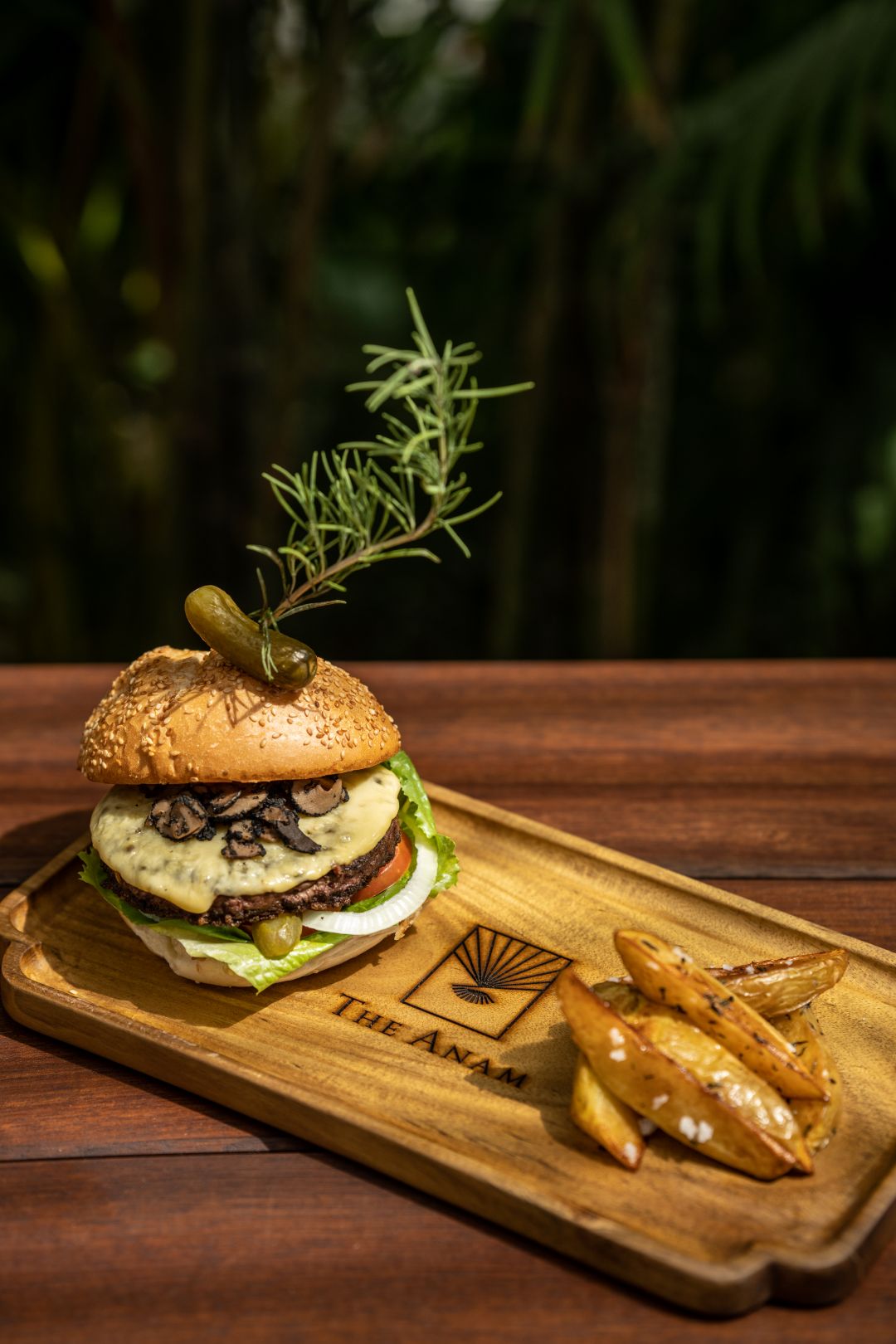 Buffet sáng tại The Anam Mũi Né Resort đa dạng món, có cả phở, bánh mì và đồ Tây