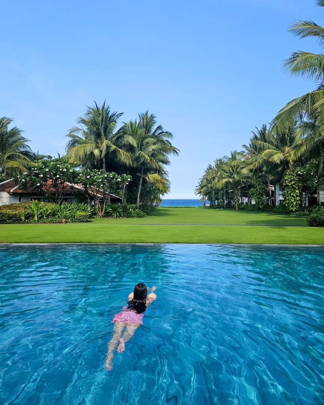 Hồ bơi sạch, có khu trẻ em tại The Anam Resort Cam Ranh