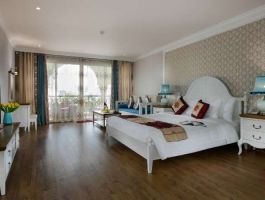 Silk Queen Signature Suite1