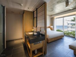 2BR Ocean Front Apartment with Balcony