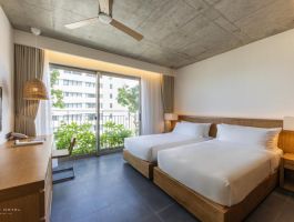 Deluxe with Balcony2