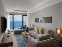 1 Bedroom Suite Oceanfront View 3