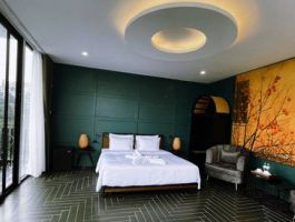 High Town Suite Flowers Garden View1