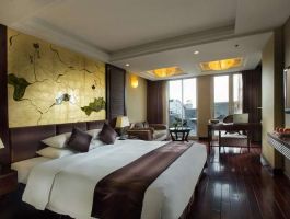 Luxury Suite Terrace2