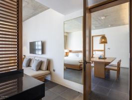 2BR Ocean Front Apartment with Balcony2