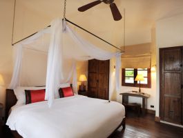 Ana Villas - Le Petit 3