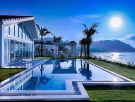 Beach Front Pool Villa 4BR