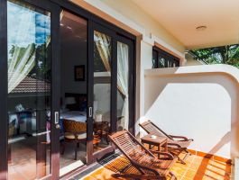 Bungalow Garden View (3)