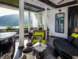 Club Peninsula Suite 3