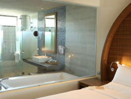 Deluxe Bungalow Beachfront 9