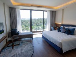 Deluxe Hill View (1)