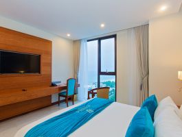 Deluxe Partial Ocean1