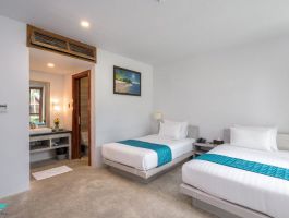 Deluxe Pool View (4)