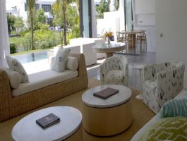 Deluxe Riverfront Pool Residence (4)