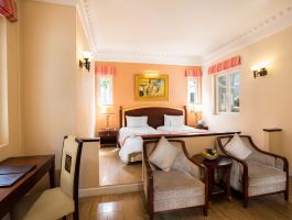 Jasmine Luxury Partial Lake View