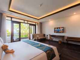 Executive Ocean Suite1