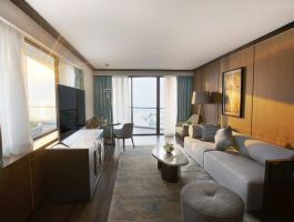 Executive Suite (4)