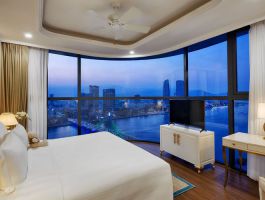 Executive Suite King River View 1