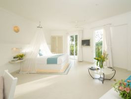 Pavillion Bungalow Garden 