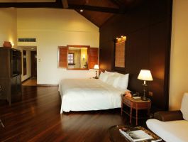 Furama_-Lagoon-Superior 1