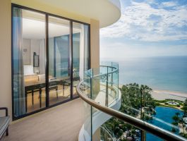 1 King 1 Queen 1 Twin Residence Ocean View