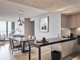 1 King 1 Queen 1 Twin Residence Long Beach View