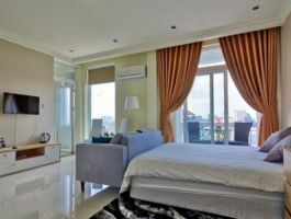 junior-balcony-suite-01-556x310-1539328