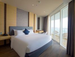 Junior-Suite-Bedroom-2-2MB