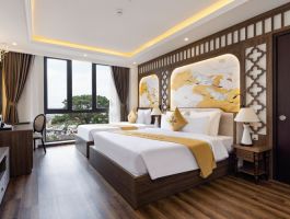 Deluxe King (Triple)