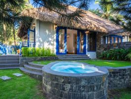 Bungalow With Jacuzzi