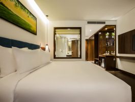 Maximilan-Beachfront-Premier-Deluxe-DBL2