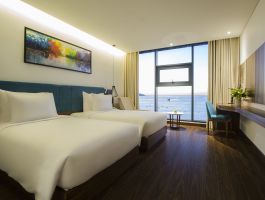 Maximilan-Beachfront-Premier-Deluxe-TWN-1