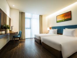 Maximilan-Family-Connecting-TWN