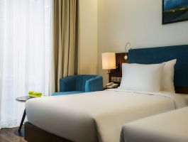 Maximilan-Family-Connecting-TWN-bed-detail