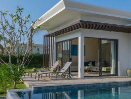 The Level 2-Bedroom Family Lakefront Pool Villa