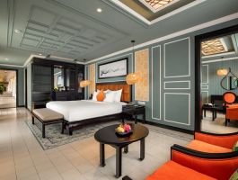 Deluxe Pool View Balcony3