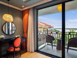 Deluxe River View Balcony3