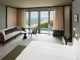 Deluxe Ocean View Suite1