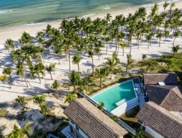 Beachfront Pool Villa 2BR