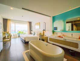 Premium-City-View-Bathroom-1-2MB