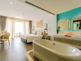 Premium-Ocean-View-Bathroom-1-2MB
