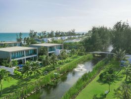 Premium Beachfront Pool Residence