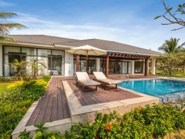 Sapphire Beach Villa1