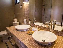 seaviewfamilybathroom2-websize